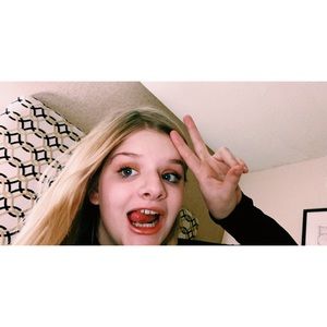 Meet your Posher, Ella